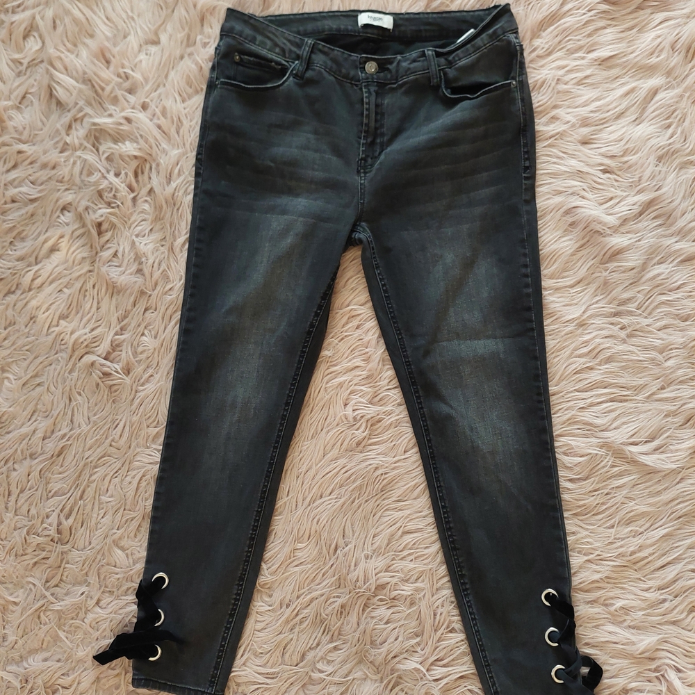 💥4☆ for $20 Stylish Black Women's Jeans with Lace-Up Detail